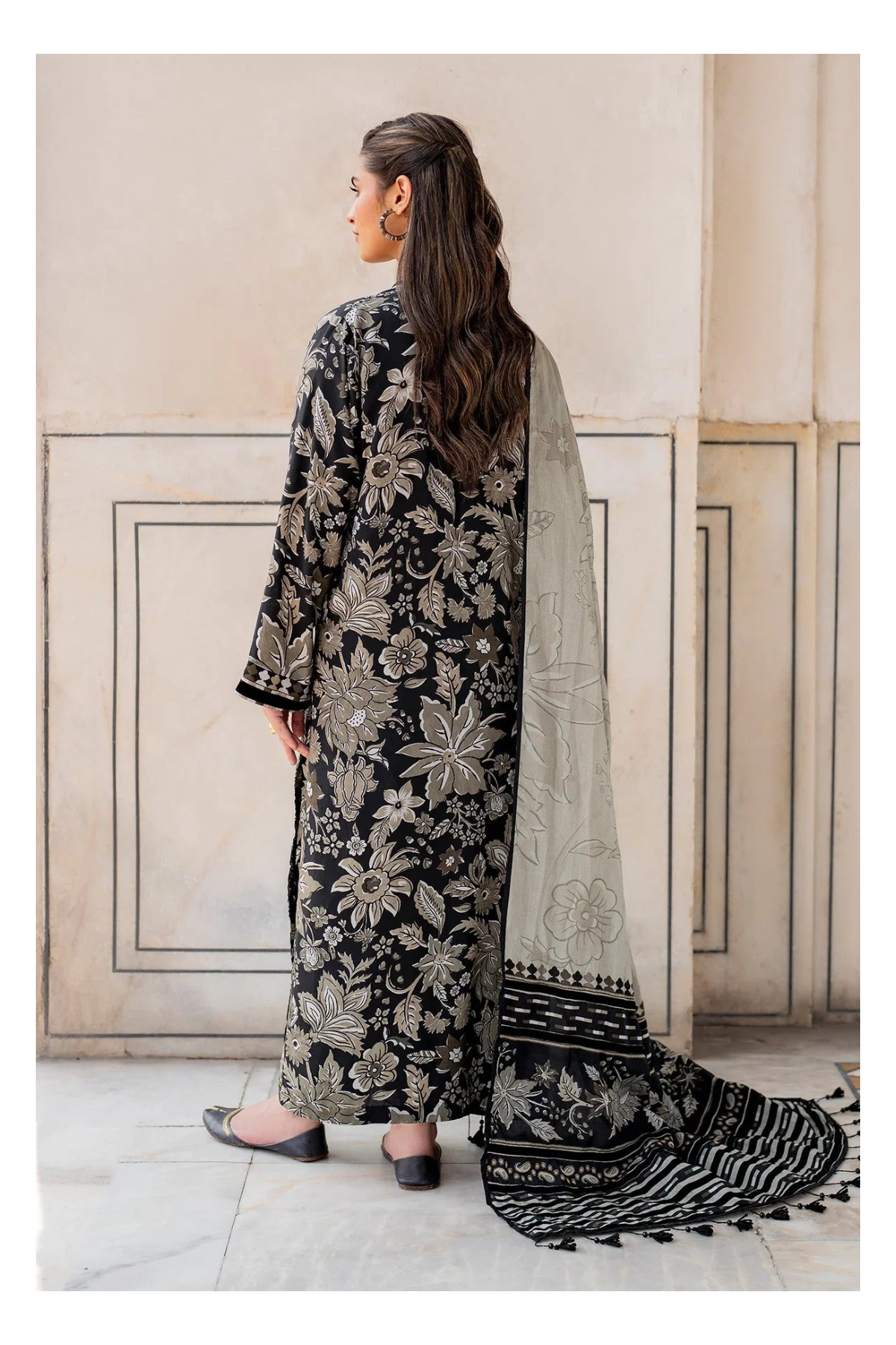 Its 3 piece unstitched Lawn Printed Dress IR-35