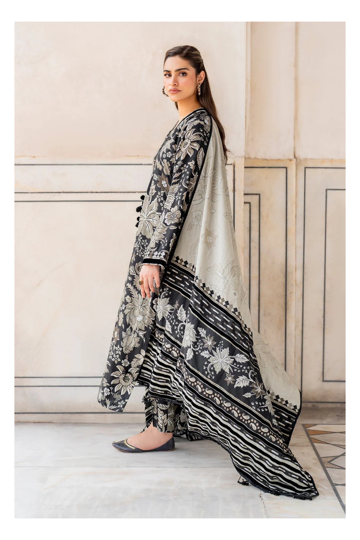Its 3 piece unstitched Lawn Printed Dress IR-35