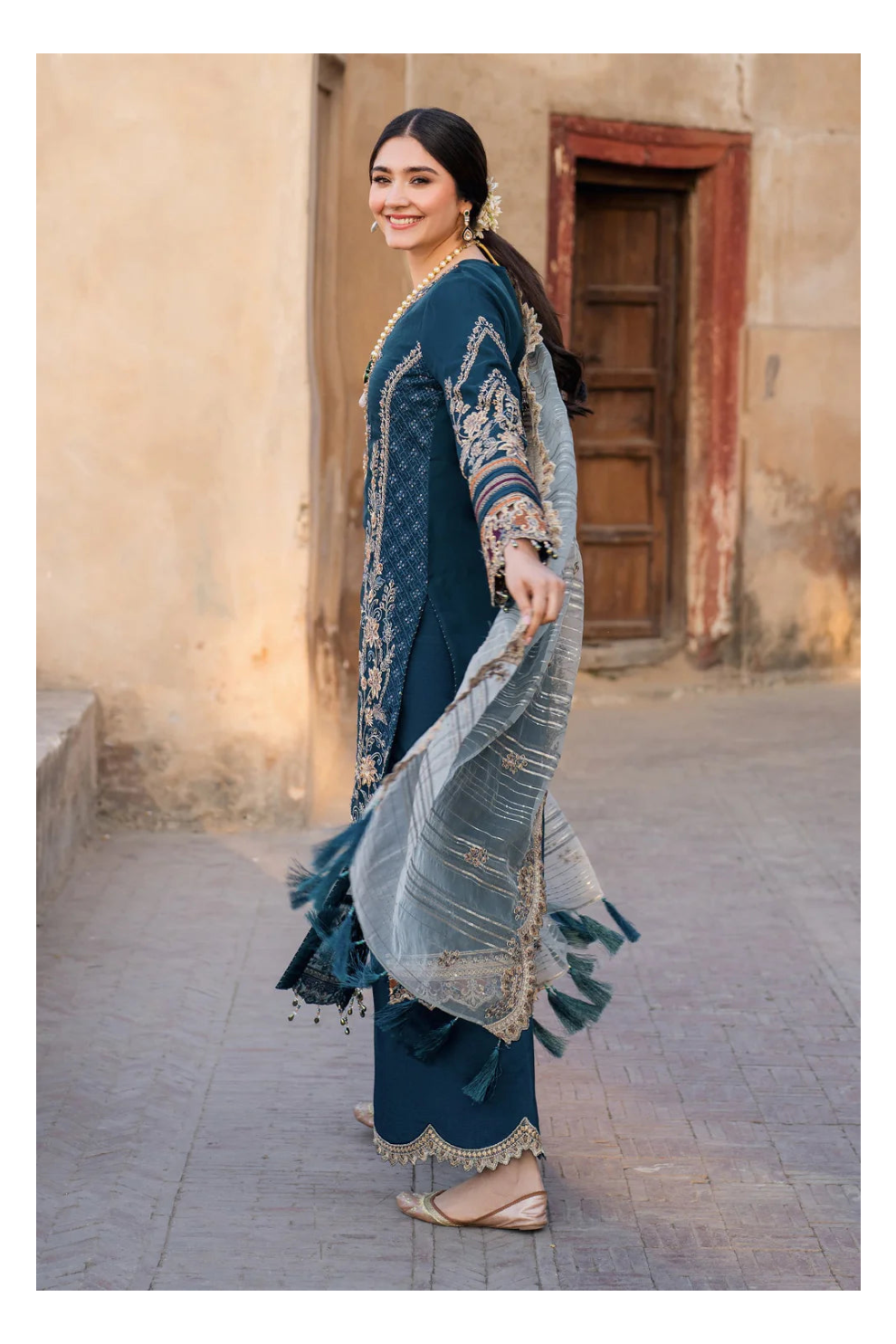 Its 3 piece unstitched Lawn Embroidered Dress IR-25